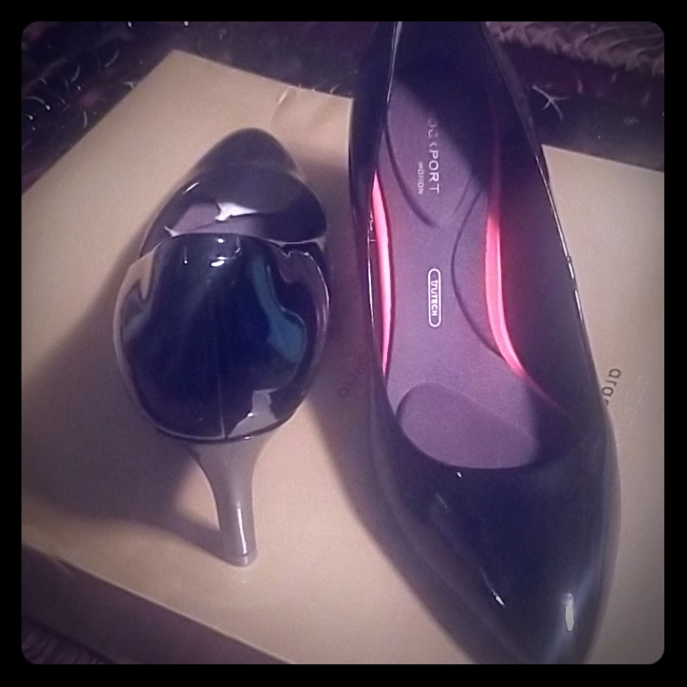 There slightly too big but very comfortable